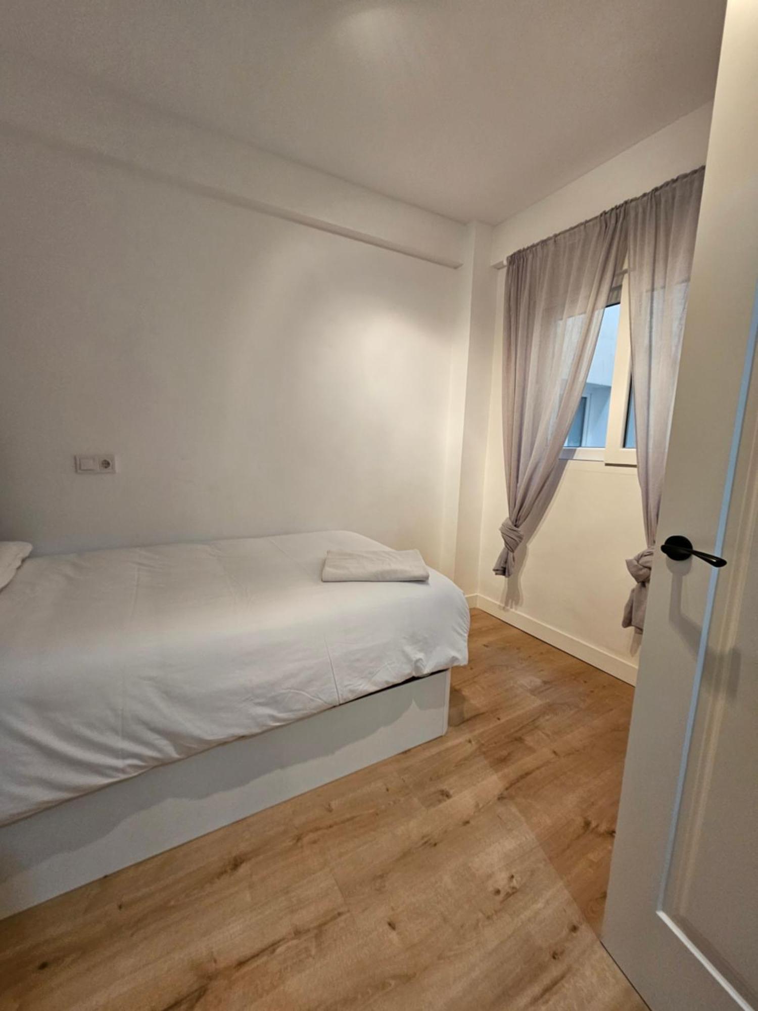 Exclusivo Apartamento Cerca De La Playa マラガ エクステリア 写真